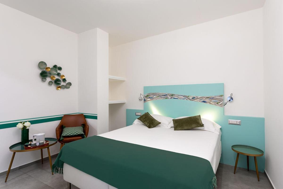 Hotel Little Square Arona Exterior foto
