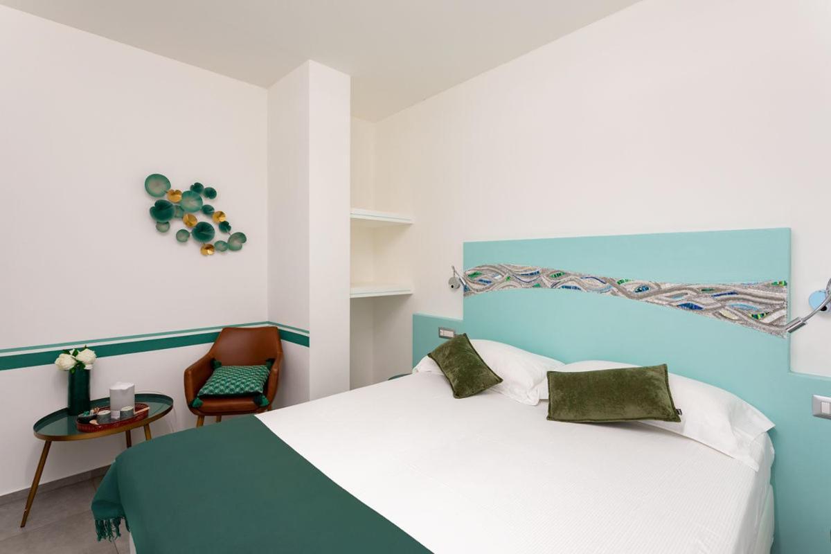 Hotel Little Square Arona Exterior foto